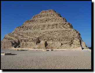 Pyramide  degrs, III dynastie, 2600 ans av JC .